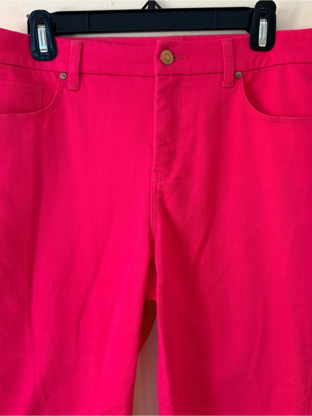Chico's Hot Pink Stretch So Slimming Girlfriend Slim Leg Ankle Jeans Sz 6 - Picture 3 of 13